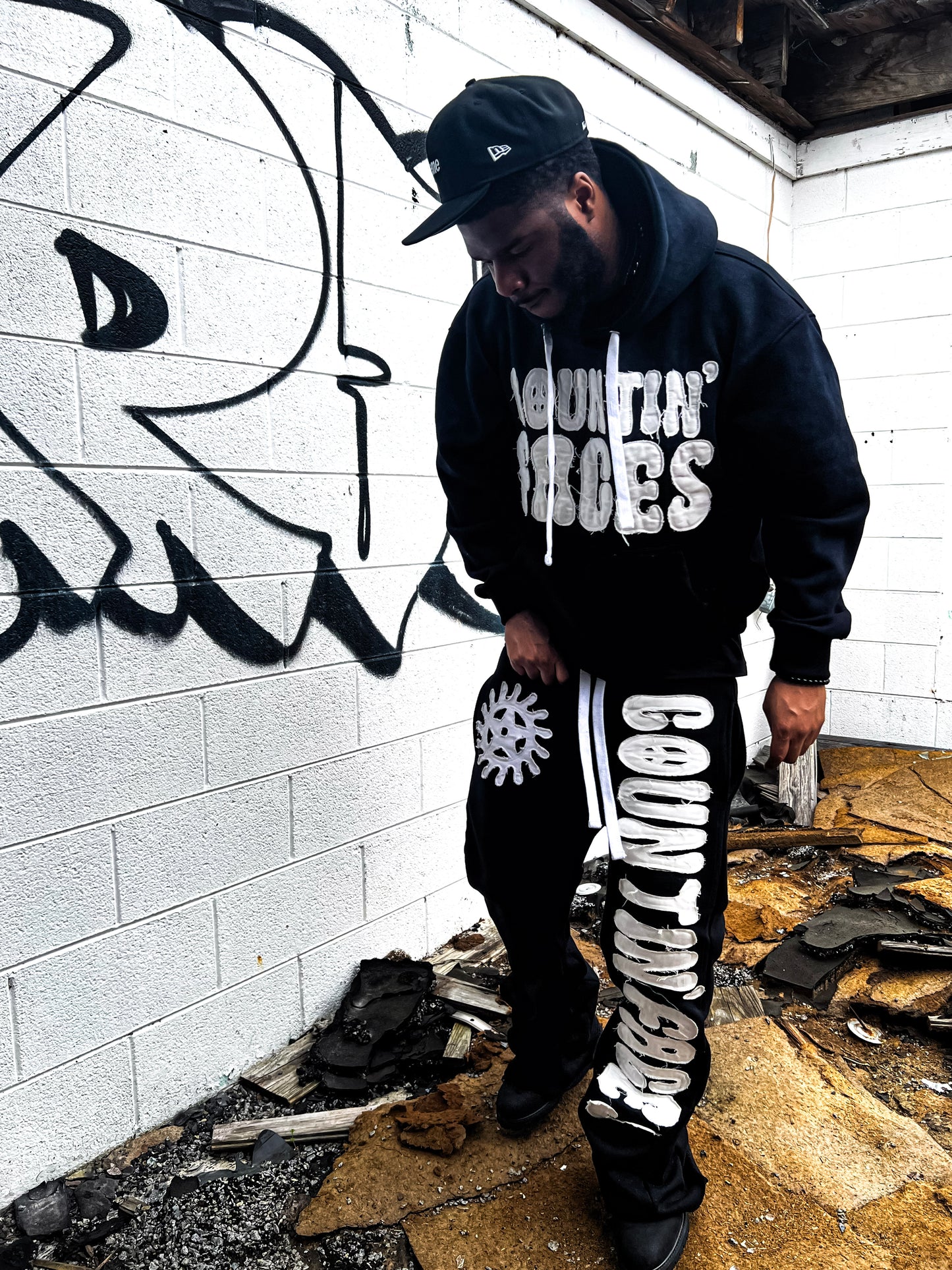 KTP Baggy Flare Sweats "Black"